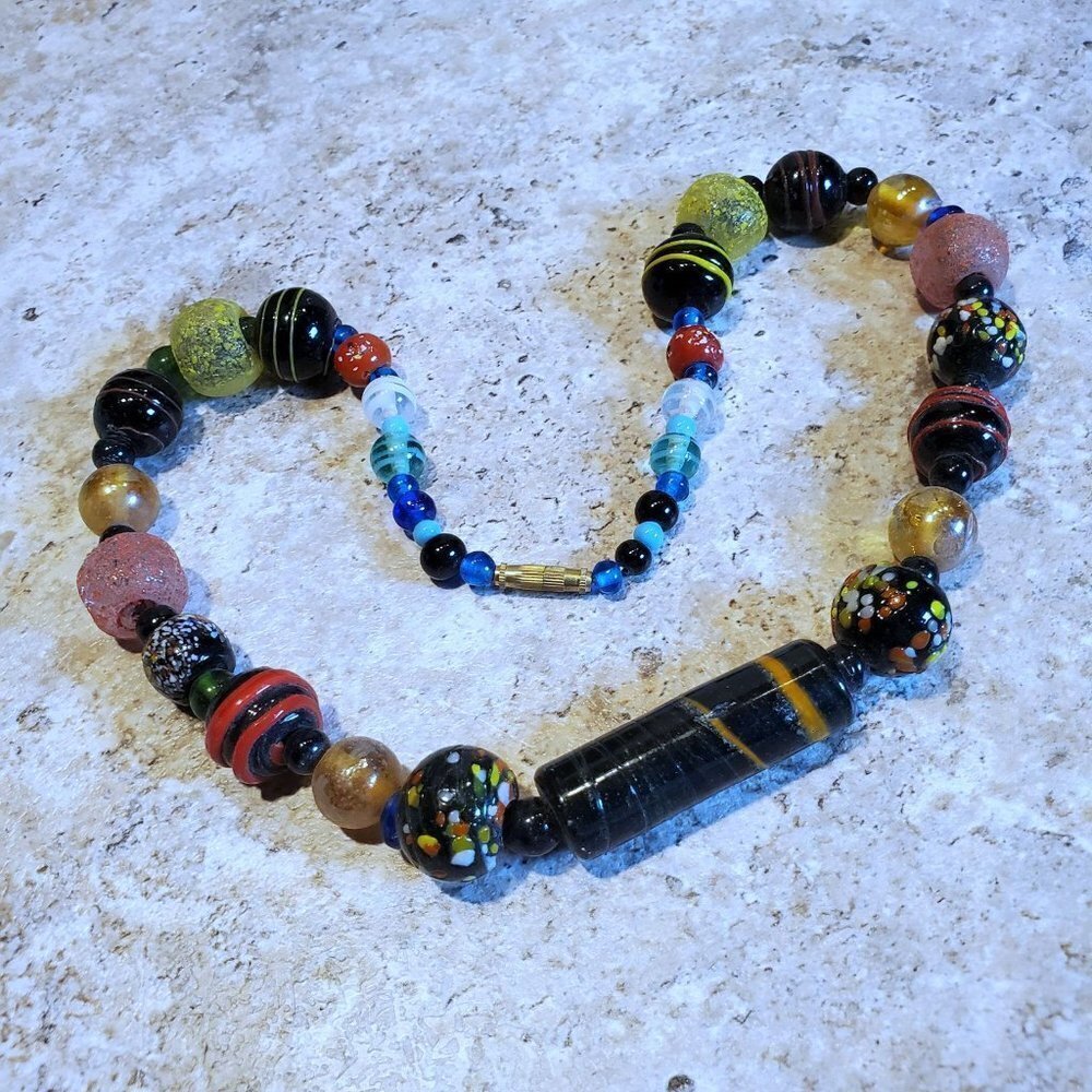 India Artisan Vintage 90s Glass Beads Black Multi Necklace OOAK Style F - Picture 11 of 14
